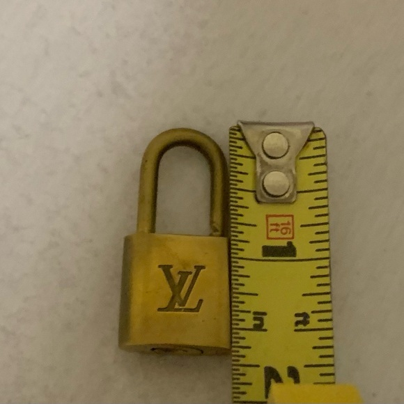 LV Locks #313 only lock - Picture 10 of 11